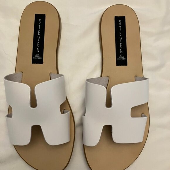 NWT White Grecian Madden Sandals - Picture 2 of 9